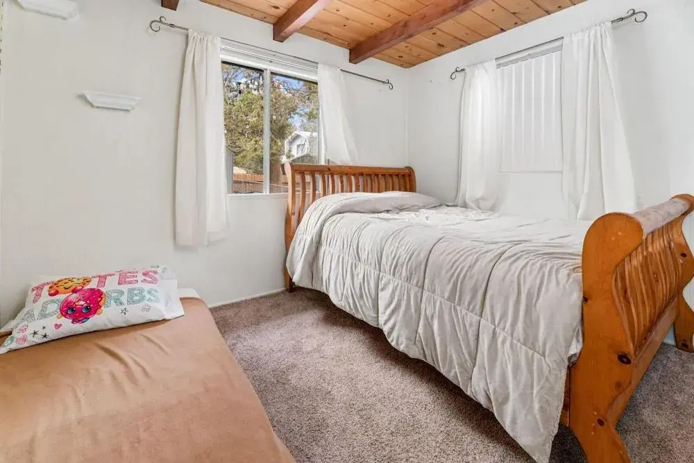 Jaybird'S Cabin