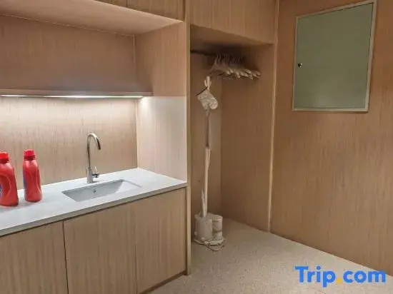 Youth Hostel Preferred Hotel (Vedoli Square Store, Jining South Station)
