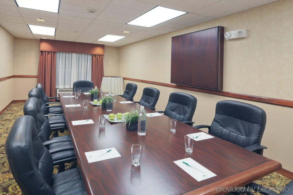 Country Inn & Suites by Radisson, Milwaukee West Brookfield , WI