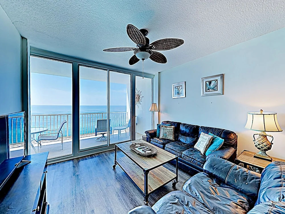 New Listing! Lighthouse W/ Gulfside Pools 2 Bedroom Condo