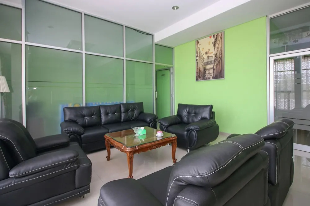 Airy Bandara Adi Soemarmo 3 Solo