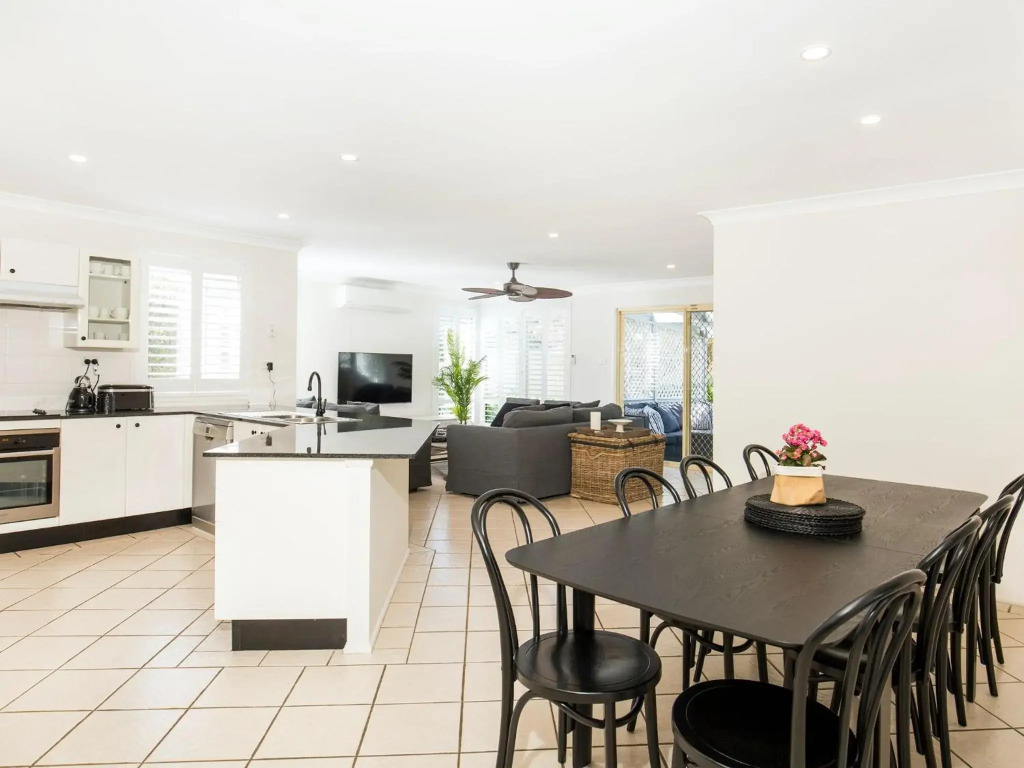 Delamere - Pet Friendly with Fireplace & Firepit