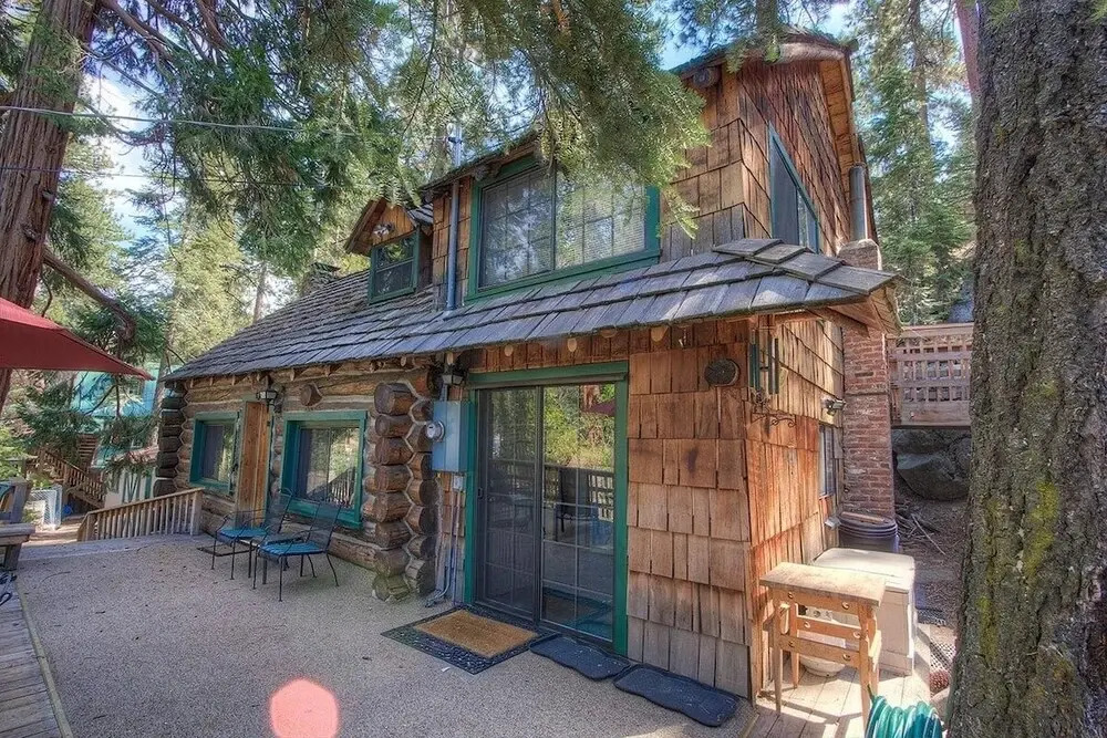 Zephyr Cabin 3 Bedroom Home by RedAwning