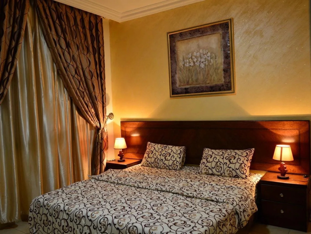 Al Hadeer Suites Hotel