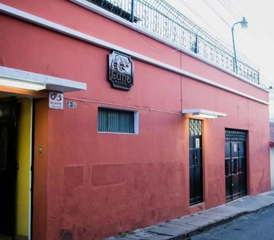 La Luna Hostal