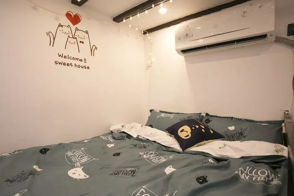 Hard Candy Apartment No.3