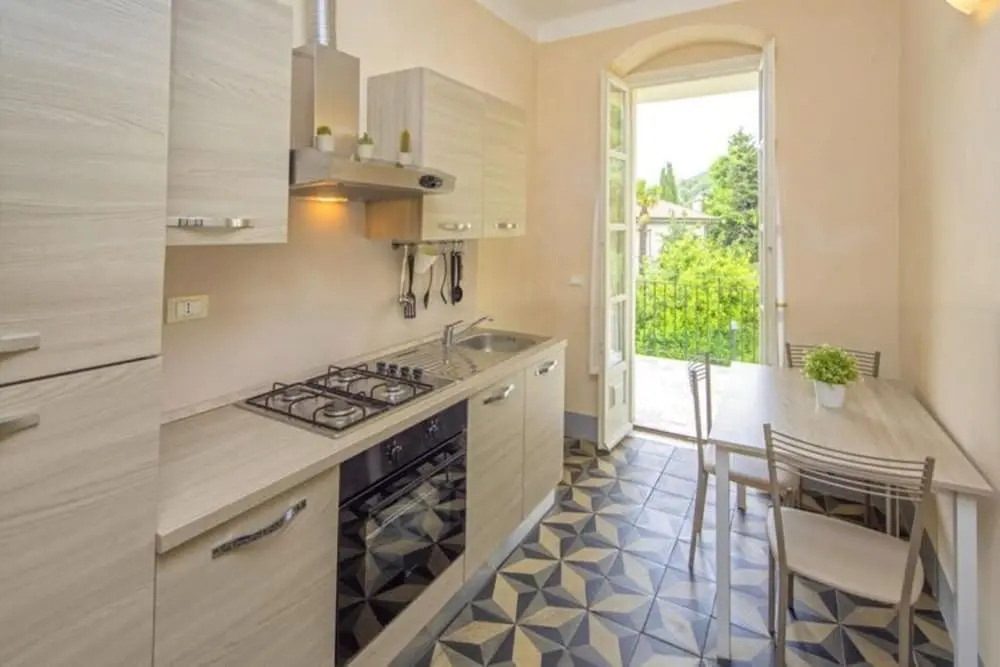 Lovely Holiday Flat With Shared Pool in Lerici