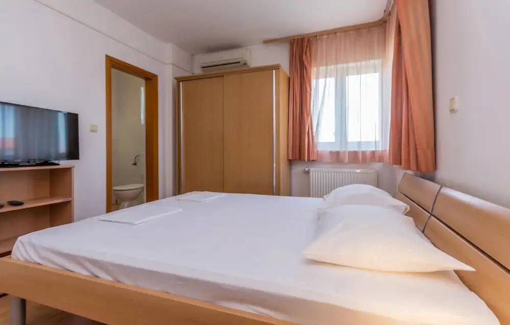 Amazing Apartment in Pakostane With Wifi