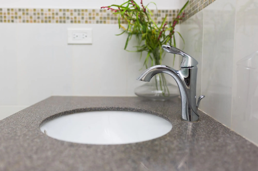 Kingston Luxury Guest Apt at Sullivan