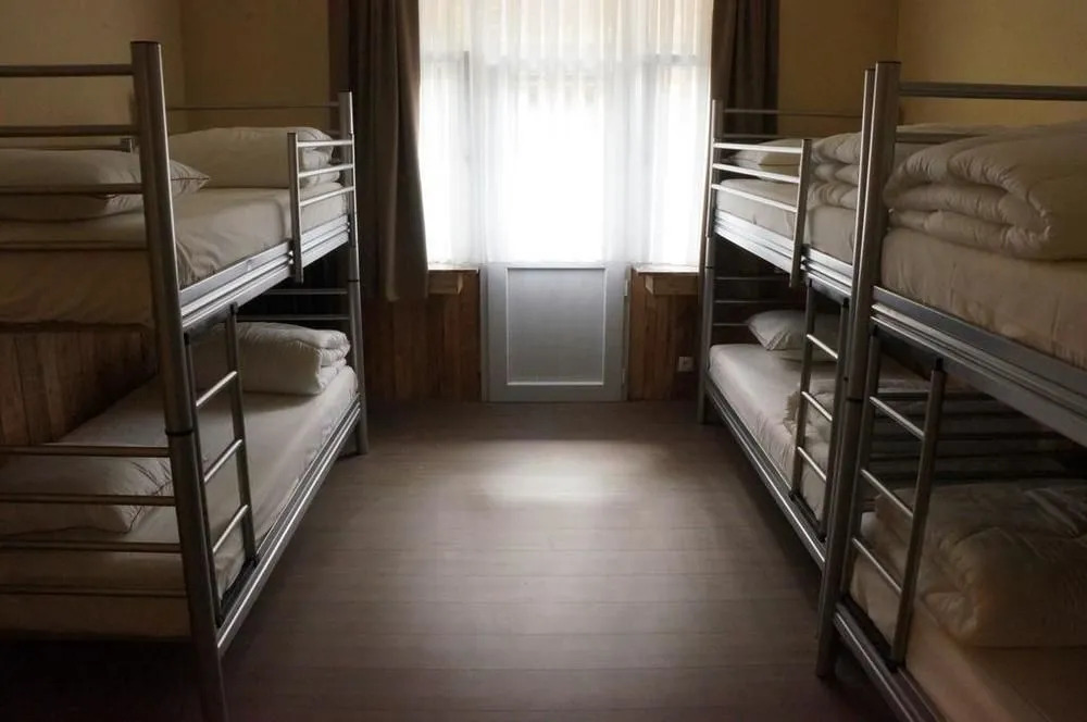 ES Hostel