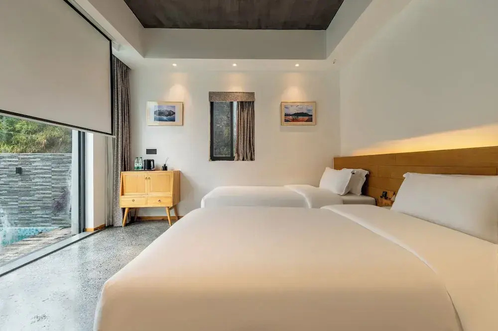 Tianmen Boutique Hotel-Free pickup from Tianmenshan-English services-Near the Tianmen Cableway