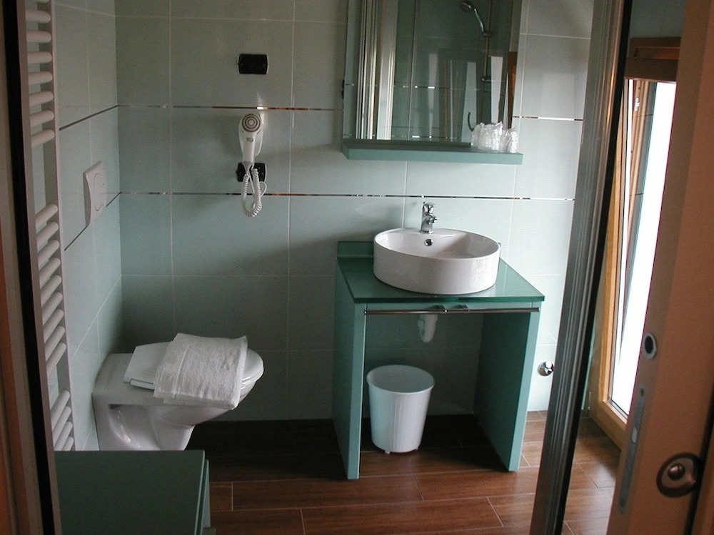 Azzano Holidays B&B