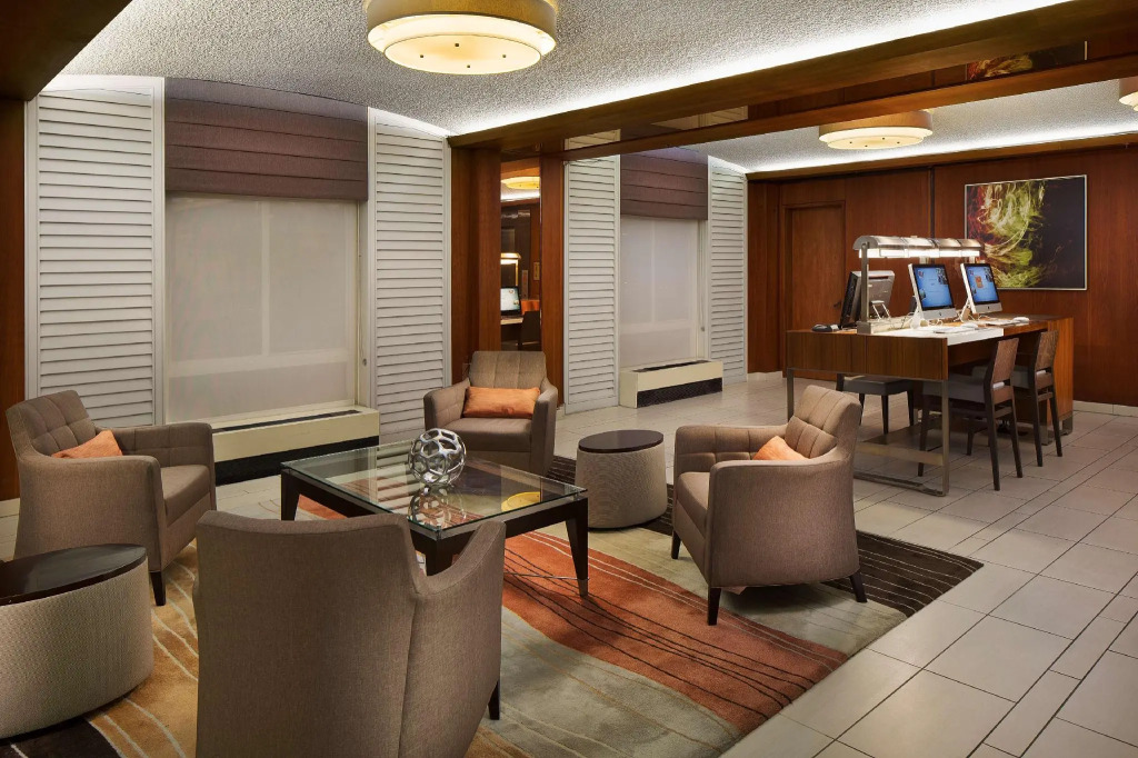 Hilton Oakland Airport Hotel