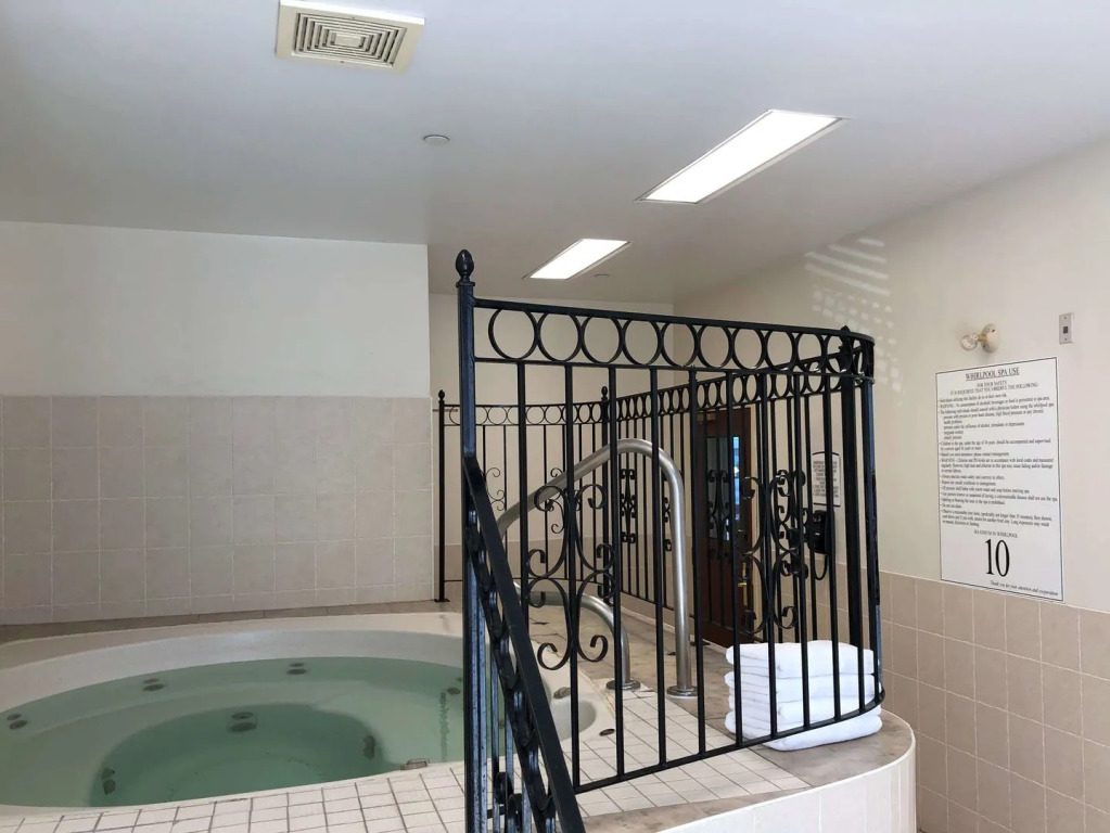 Best Western Plus Travel Hotel Toronto Airport