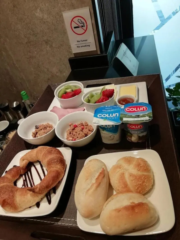 Hotel H9