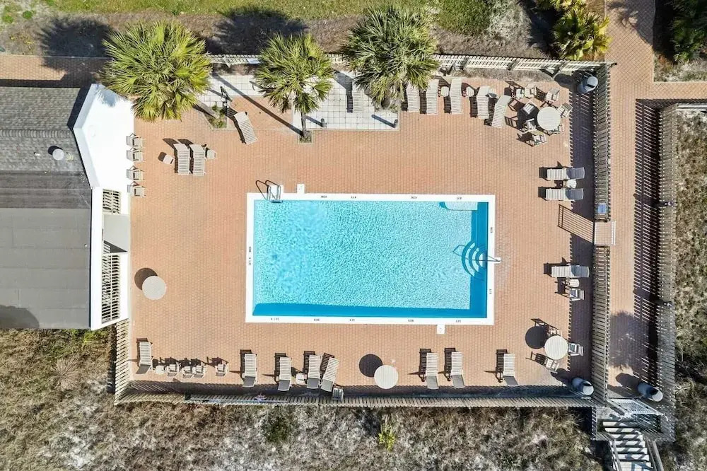 Blue Marlin by Avantstay Beachfront w/ Views, Pool Access, Beach Chairs