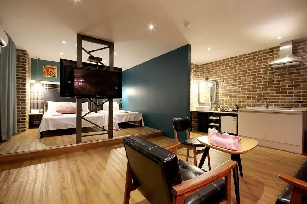 Hotel H2