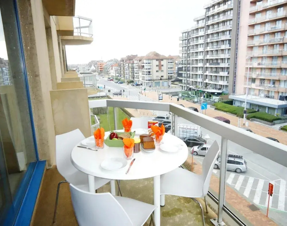 Apartment in Nieuwpoort near the Beach