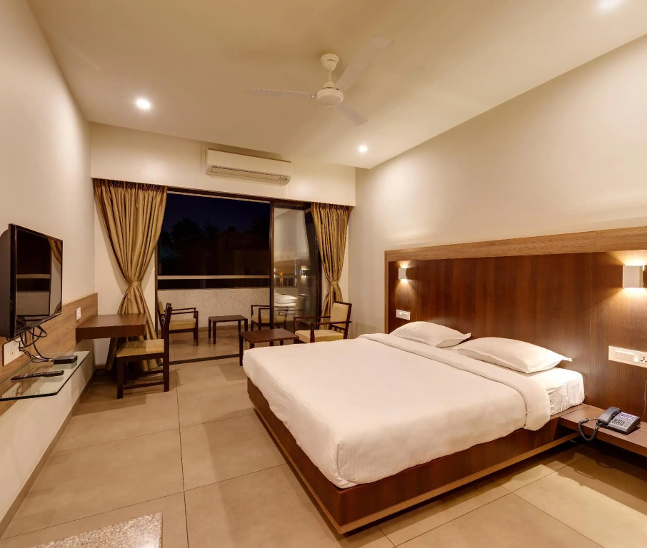 Hotel Classic Mid Town, Kolhapur NEAR MAHALAXMI TEMPLE