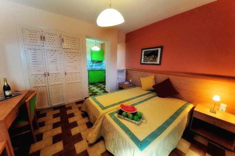 vassilias beach hotel