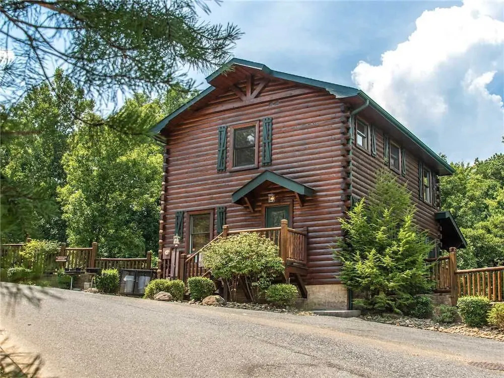 Old Hickory Lodge - Four Bedroom Cabin