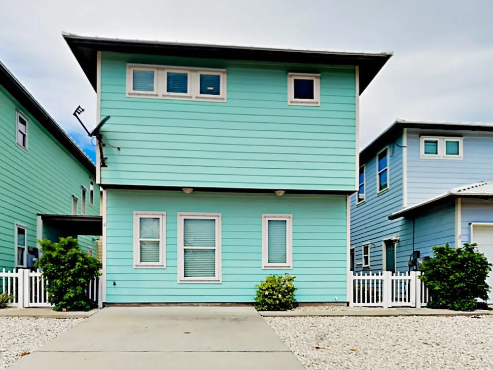 318 S Station Street Condo #4 4 Bedrooms 2.5 Bathrooms Condo