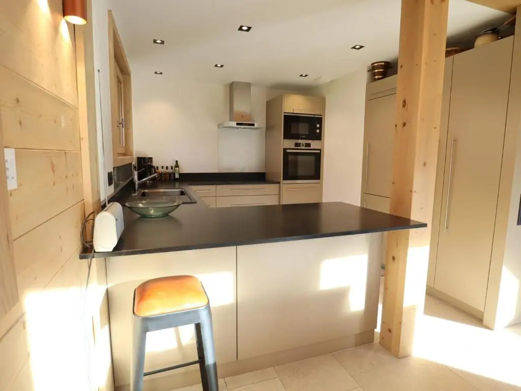 Chalet Neuf Exposé Plein Sud à 600m des Pistes avec Terrasse et Parking - FR-1-623-299