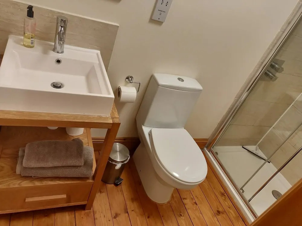 3 BR Ensuite Cottage Private Garden Parking Near St Neots