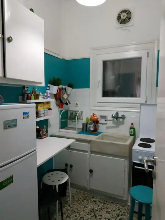 Colorful apartment 5 minutes walk from Acropolis