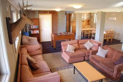 Alps Lakeview Lodge