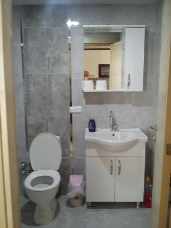 C.C Home Sui̇t Apart