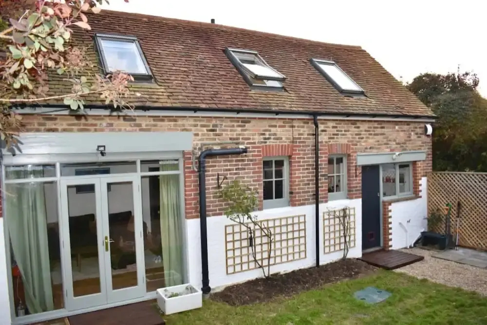 Cosy 2 Bedroom House With Parking