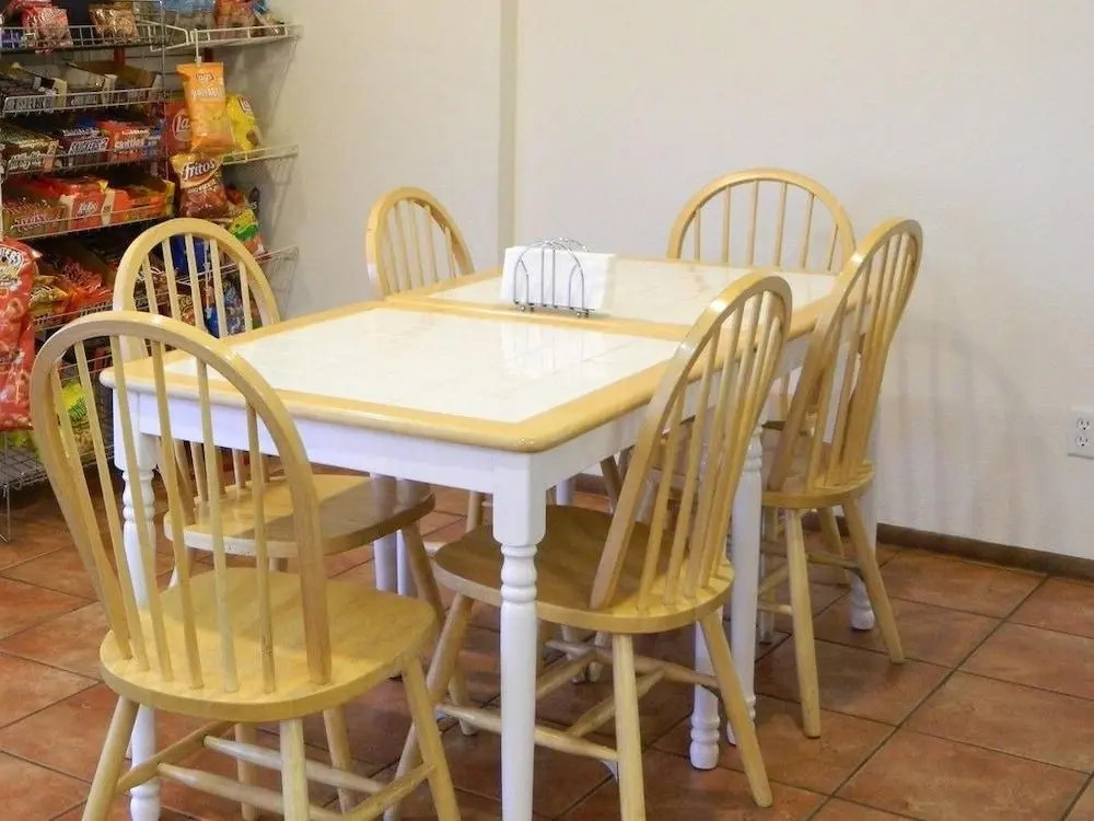 Americas Choice Inn & Suites