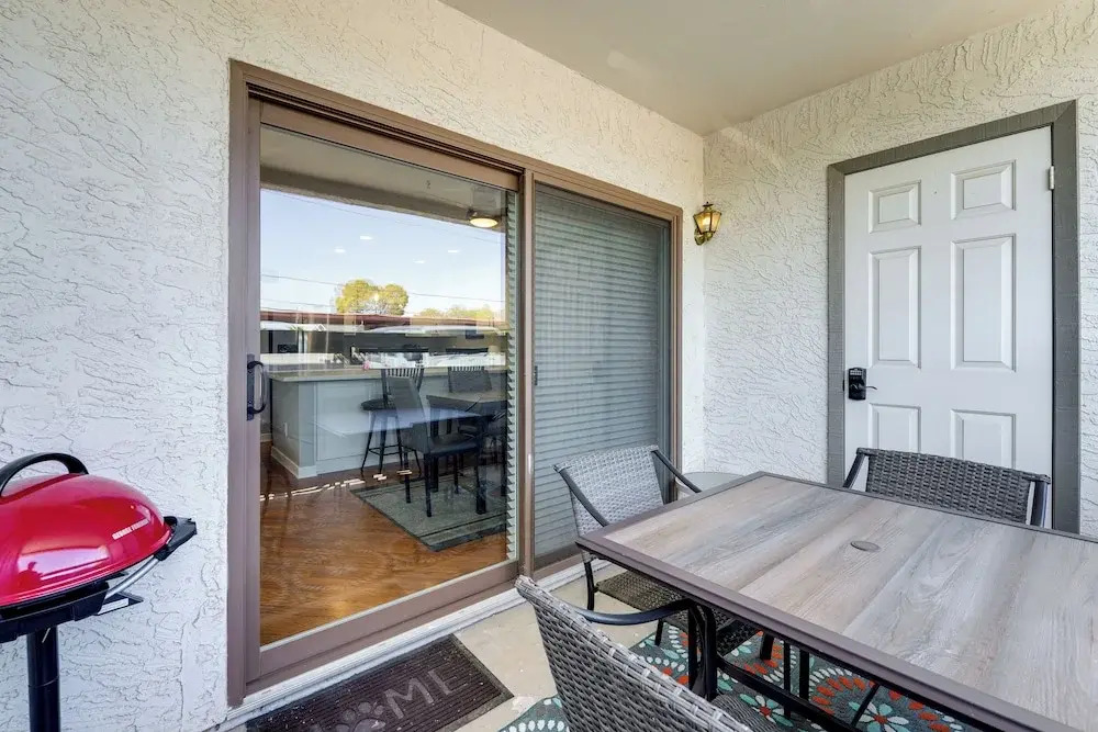 Patio & Pool Access: Modern Oasis 5 Mi to Asu!