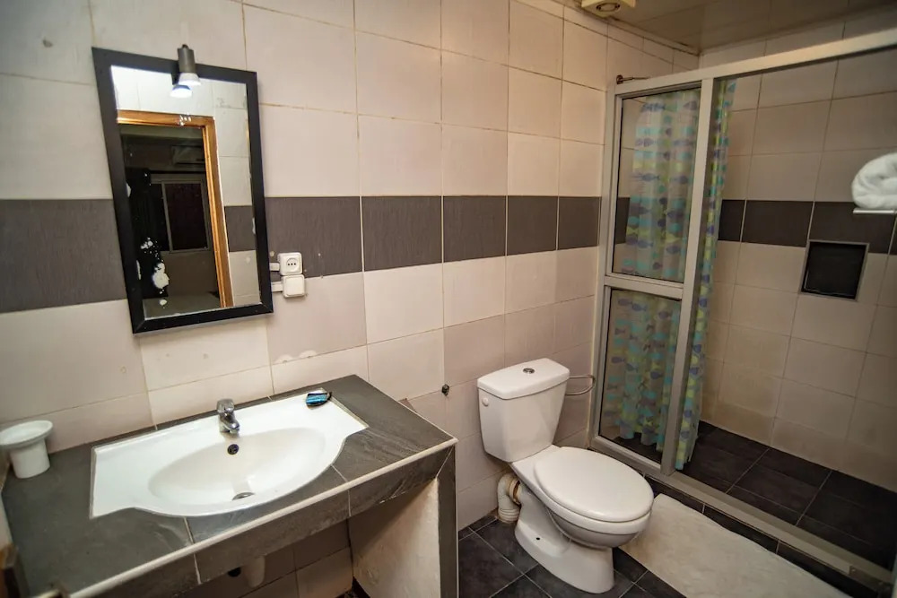 Hotel H1