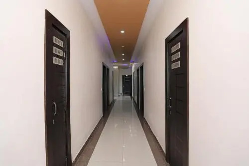 OYO 19810 Golden Bagh Resort