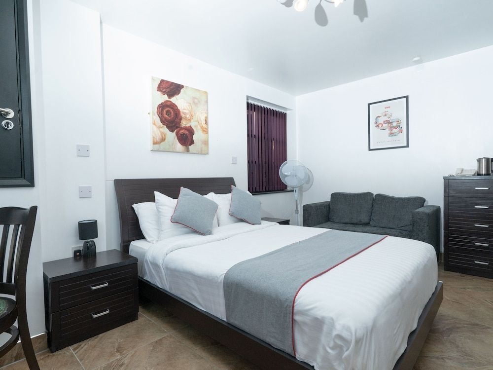 OYO ATZ and H Hotel