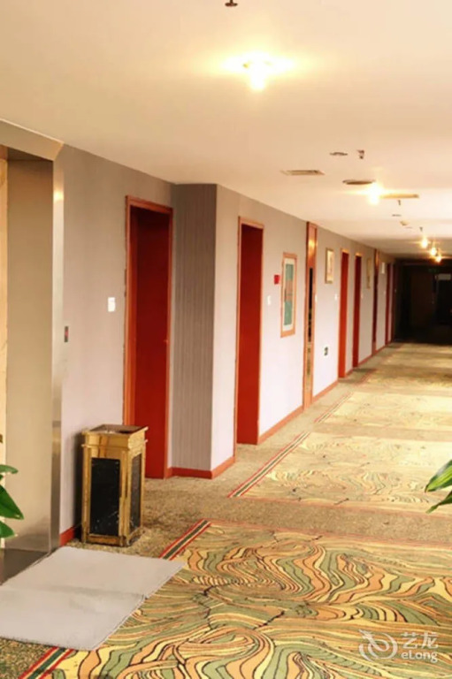Modern City Inn