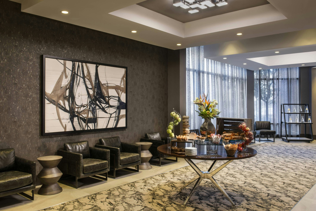 Renaissance by Marriott Boston Patriot Place Hotel