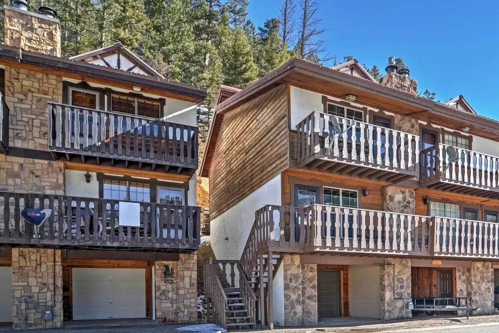 Red River Home w/ 2 Balconies - 1 Block to Main St