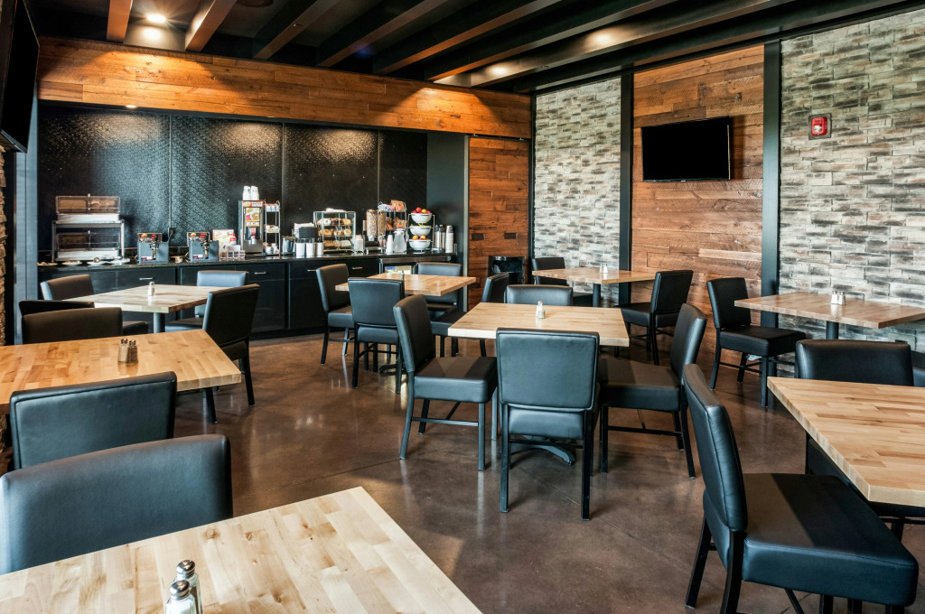 Cobblestone Hotel & Suites Appleton International Airport