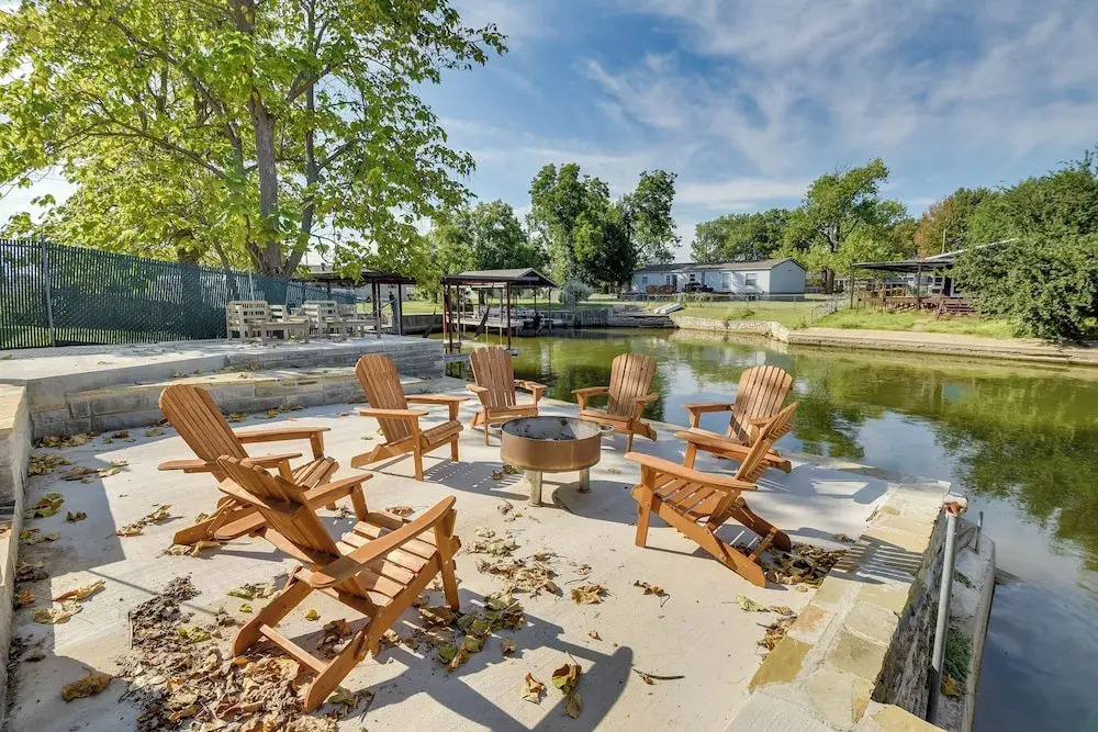 Waterfront Granbury Home w/ Electric Fireplace!