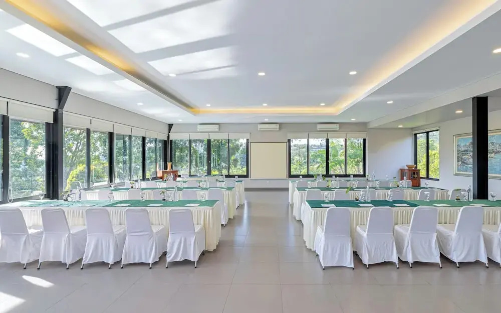 Pelangi Hotel at Artotel Pelangi Park