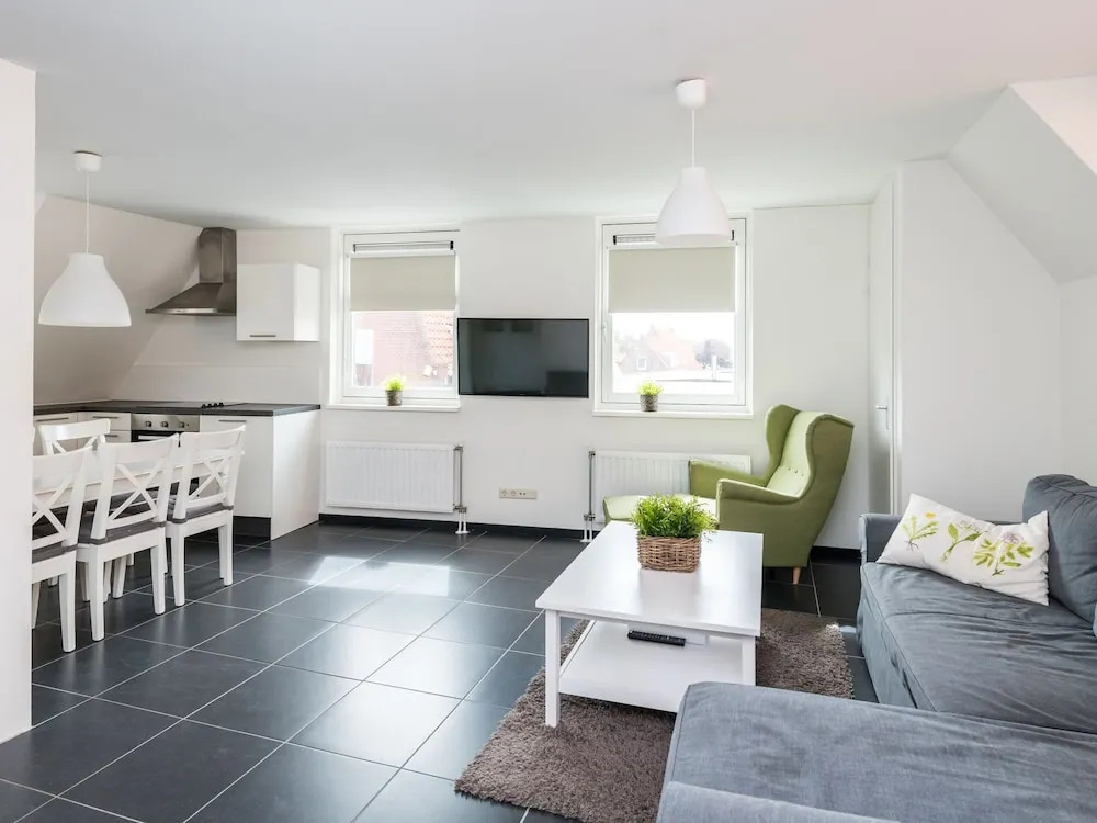 Lovely Holiday Home in Ouddorp Near Lake