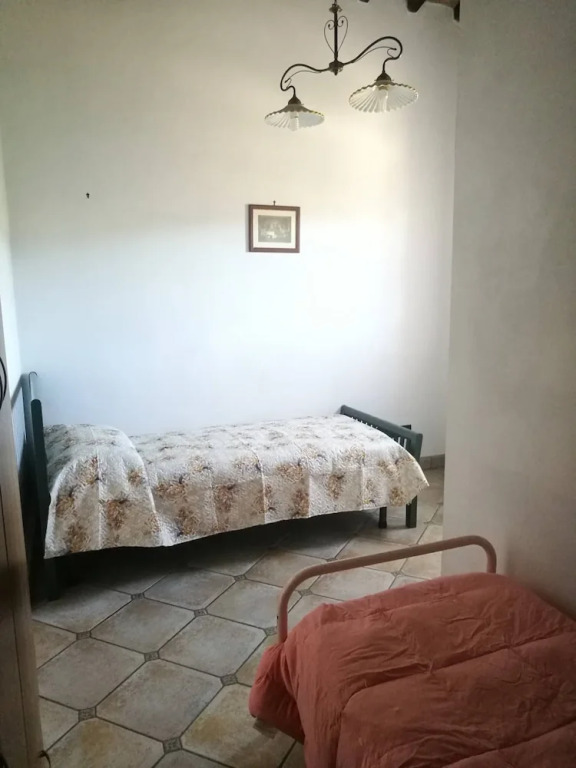 Portion of a Farmhouse With 30 Beds - 4 Apartments and 2 Rooms