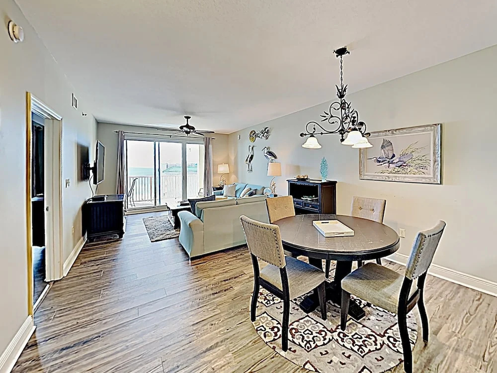 New Listing! Gulf-view Resort W/ Pool, Golf & Gym 3 Bedroom Condo