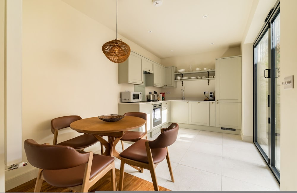 Your Place - 2 Bedroom Mews House in Notting Hill
