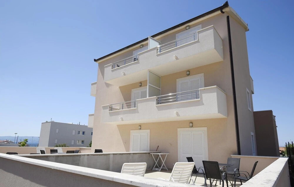 Amazing Apartment in Podstrana With 1 Bedrooms and Wifi