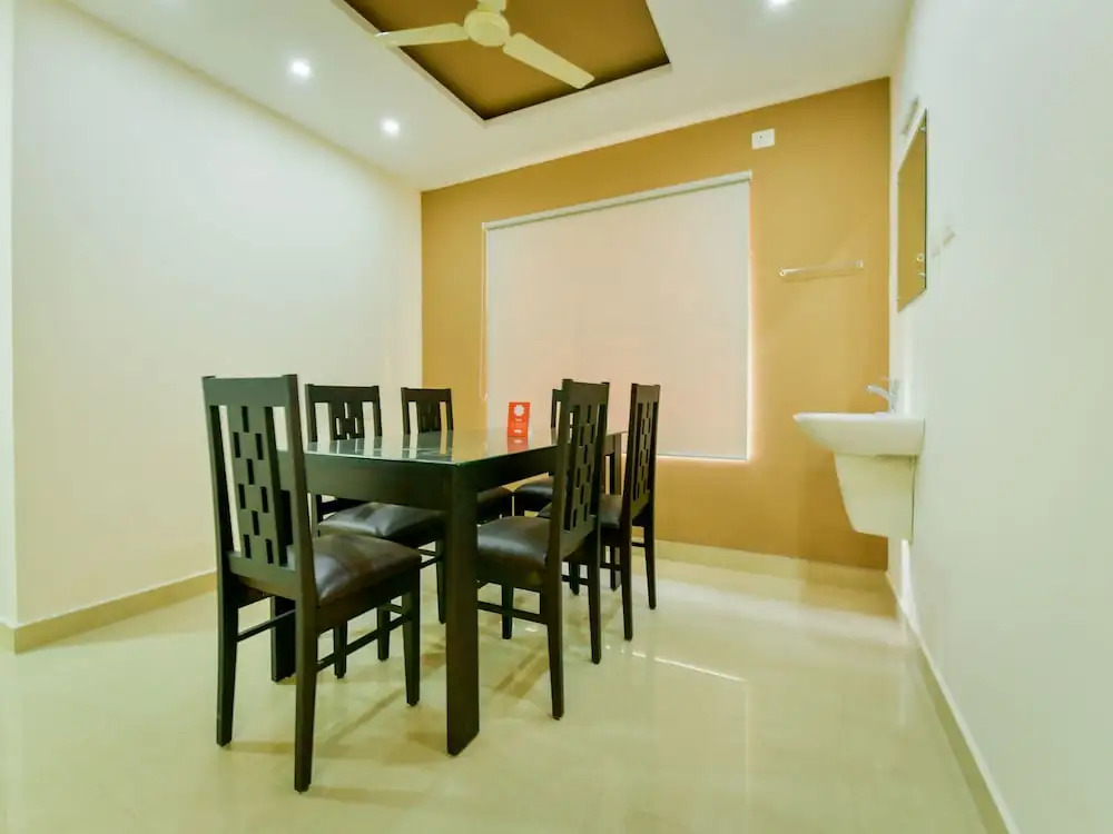 Kadavil Suites by OYO Rooms