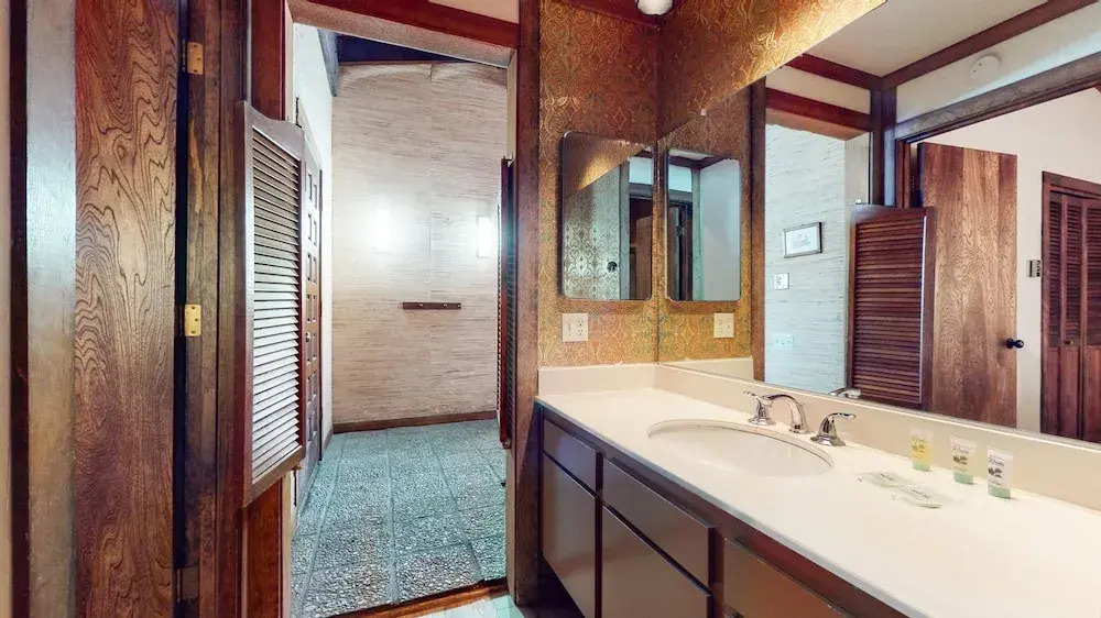 Mammoth West 124 Spacious Condo great for large group, Walk to Canyon by RedAwning